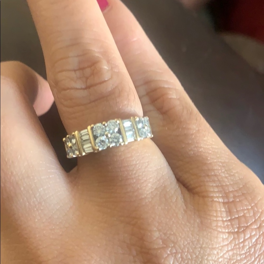 14 solid yellow gold and diamond ring